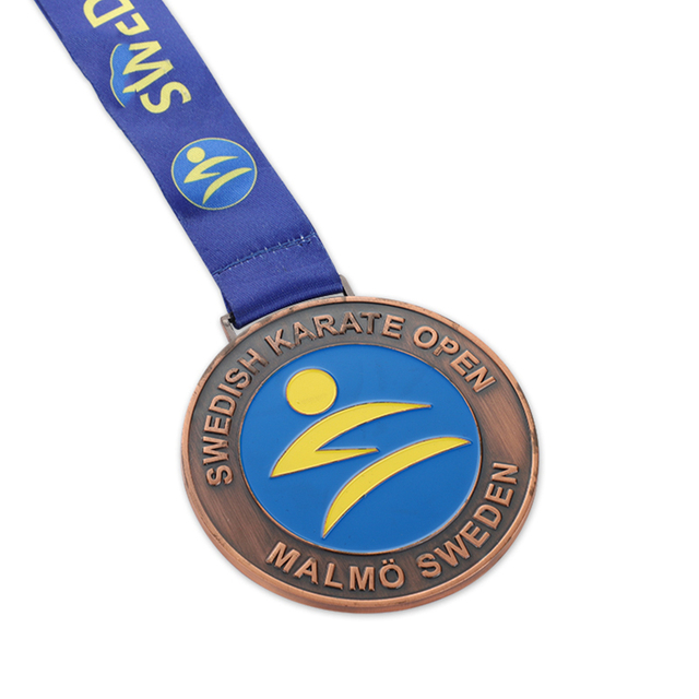 Brązowy Karate Złoty Judo Srebrny Gimnastyka Służba humanitarna Srebrny Medal Baseballu